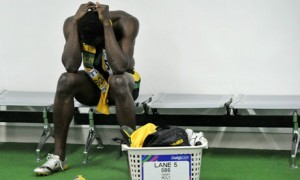 Usain-Bolt-dejected-after-007